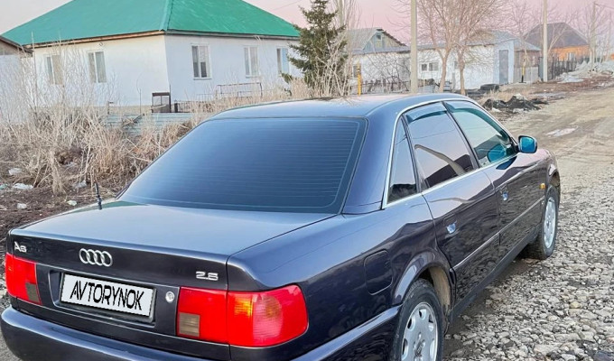 Audi A4 1995 года