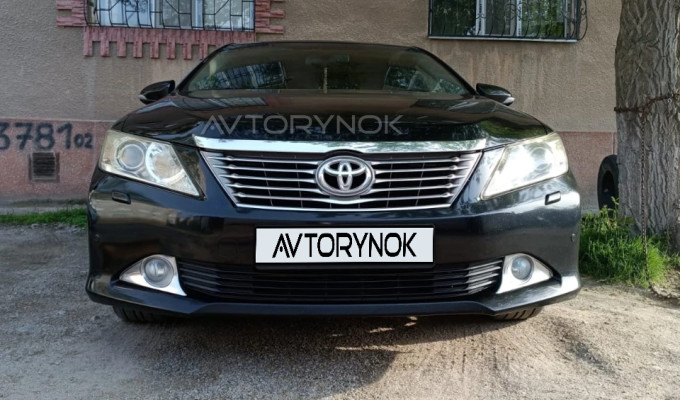 Toyota Camry 2012 года