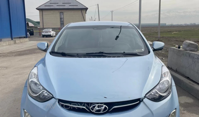 Hyundai Elantra 2012 года