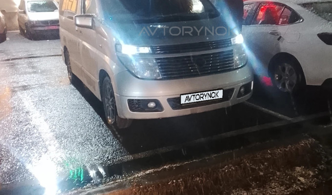 Nissan Elgrand 2005 года