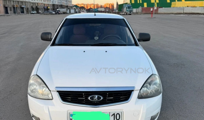 ВАЗ (Lada) Priora 2013 года