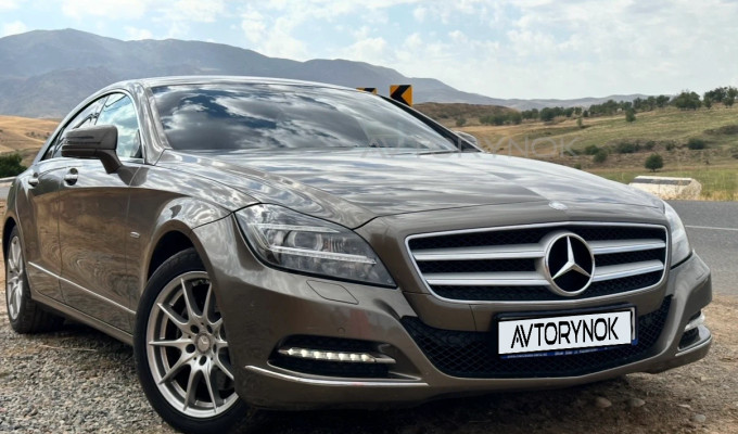 Mercedes-Benz CLS-Класс 2011 года