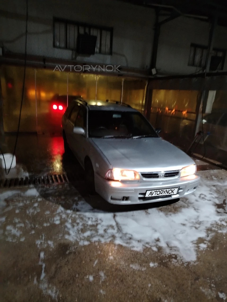 Nissan Avenir, 1997