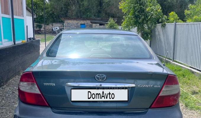 Toyota Camry 2001 года