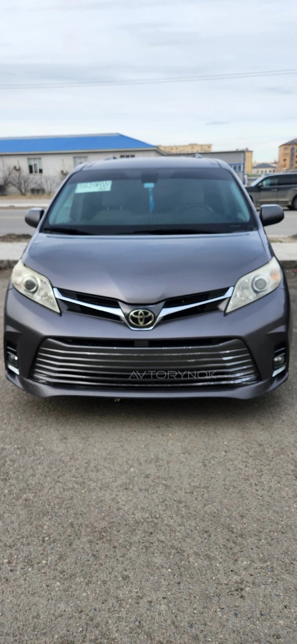 Toyota Sienna, 2016