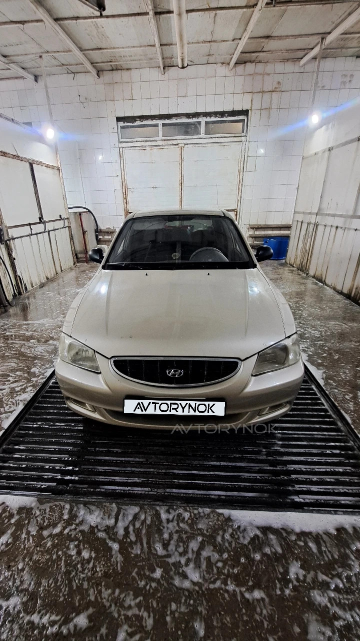 Hyundai Accent, 2004