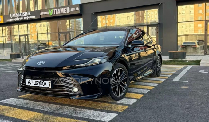 Toyota Camry 2024 года