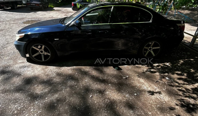 BMW 5 серия 2003 года