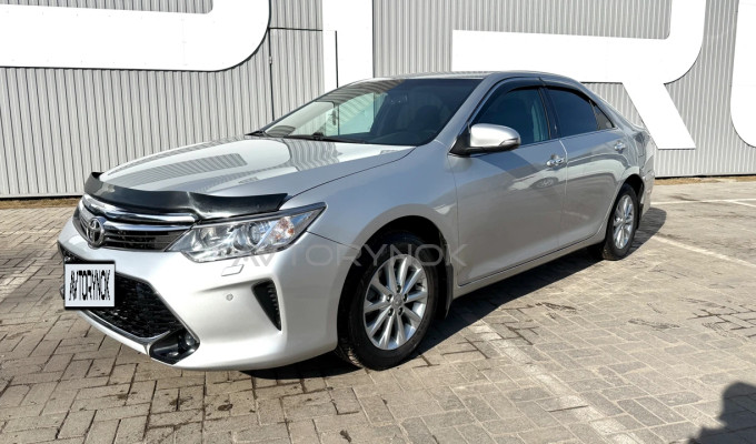 Toyota Camry 2015 года