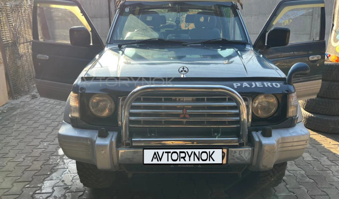Mitsubishi Pajero 1993 года