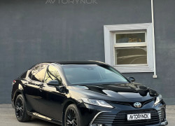 Toyota Camry 2023 года