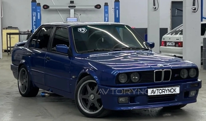 BMW 3 серия 1988 года