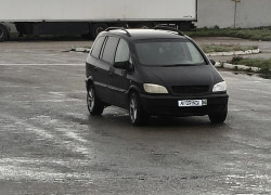 Opel Zafira 2002 года
