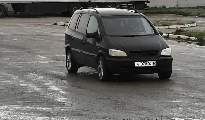 Opel Zafira 2002 года