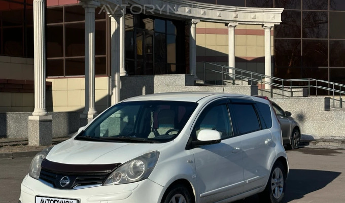 Nissan Note 2012 года