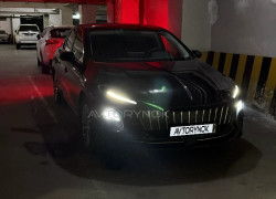 Hongqi E-QM5 2025 года