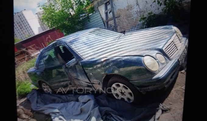 Mercedes-Benz E-Класс 1998 года