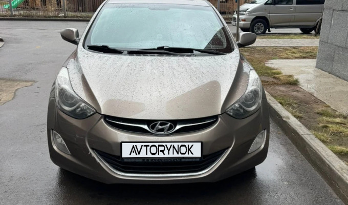 Hyundai Elantra 2013 года
