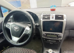 Toyota Avensis 2012 года