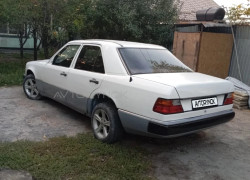 Mercedes-Benz E-Класс 1990 года