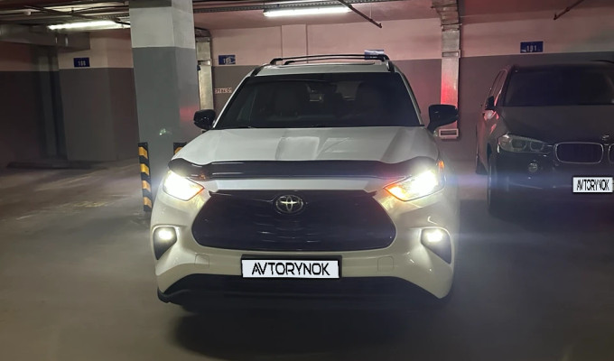 Toyota Highlander 2023 года