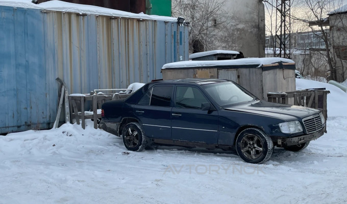 Mercedes-Benz E-Класс 1993 года