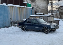 Mercedes-Benz E-Класс 1993 года