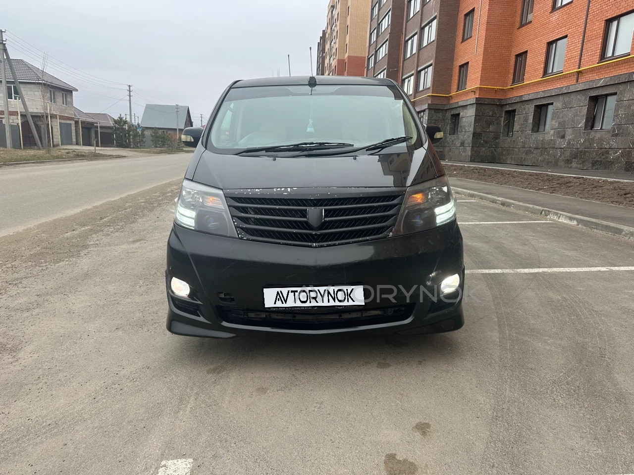 Toyota Alphard, 2004