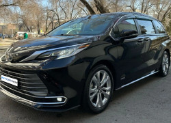 Toyota Sienna 2021 года