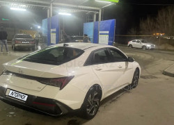 Hyundai Elantra 2024 года