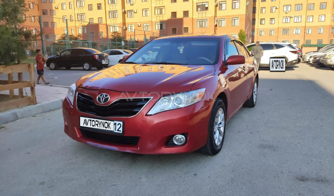 Toyota Camry 2011 года