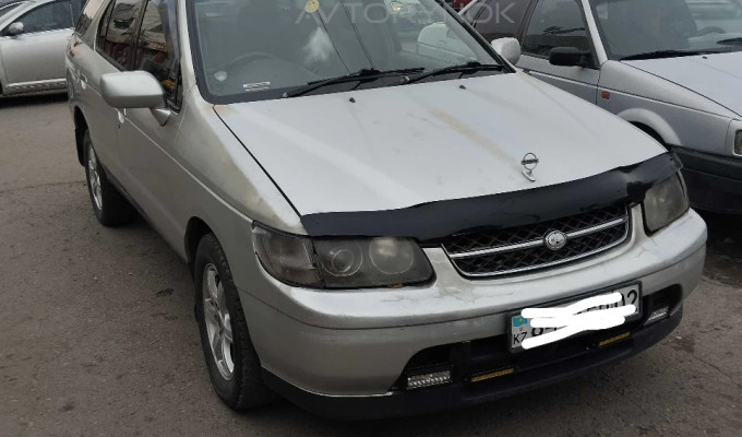 Nissan R'nessa 1998 года