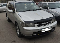 Nissan R'nessa 1998 года