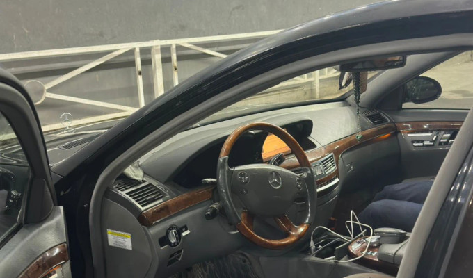 Mercedes-Benz S-Класс 2006 года