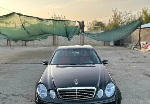 Mercedes-Benz E-Класс 2004 года