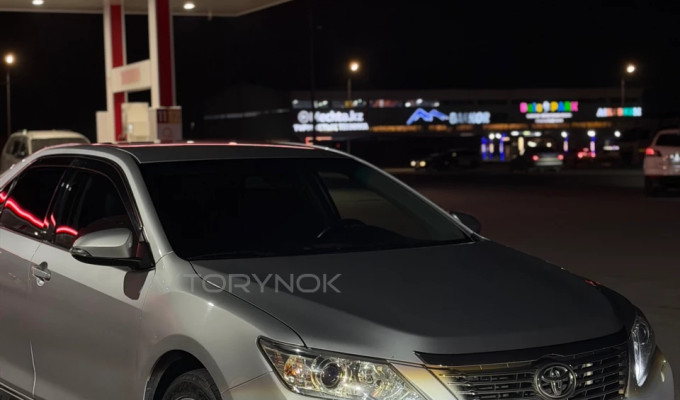 Toyota Camry 2013 года