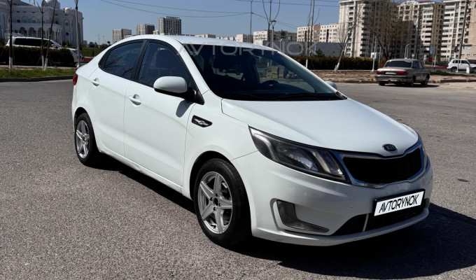 Kia Rio 2013 года