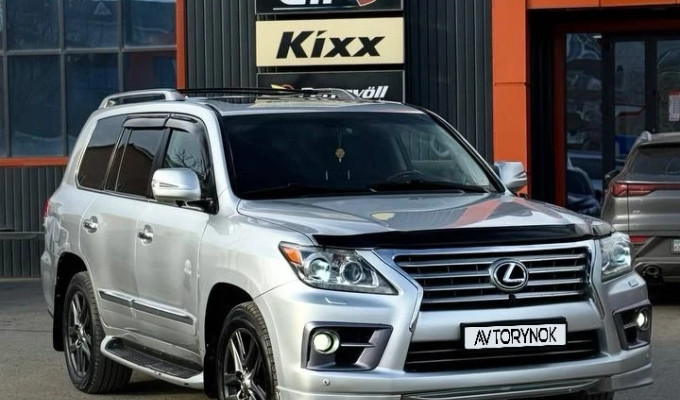 Lexus LX 2008 года