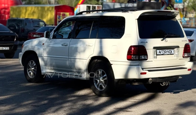 Lexus LX 2003 года