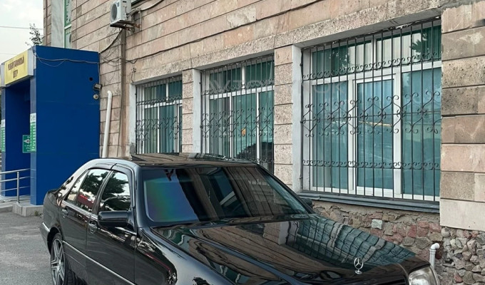 Mercedes-Benz S-Класс 1998 года