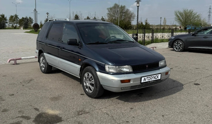 Mitsubishi Space Wagon 1994 года