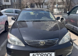 Toyota Camry 2004 года