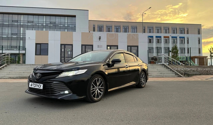 Toyota Camry 2019 года