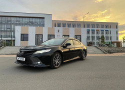 Toyota Camry 2019 года