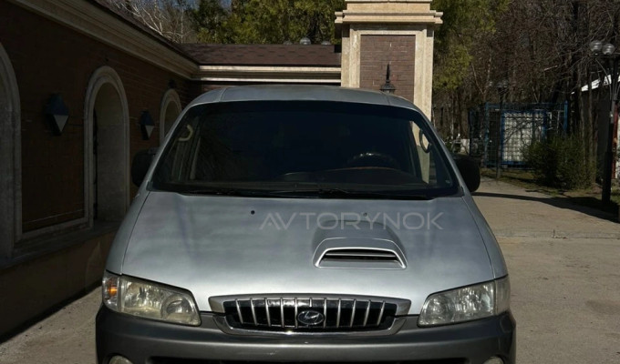 Hyundai Starex 2003 года