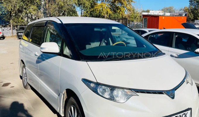 Toyota Estima 2006 года