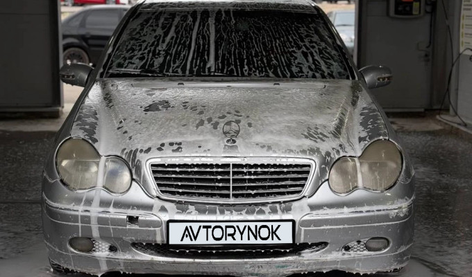 Mercedes-Benz C-Класс 2003 года