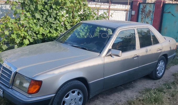 Mercedes-Benz E-Класс 1991 года