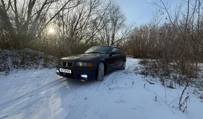 BMW 3 серия 1993 года