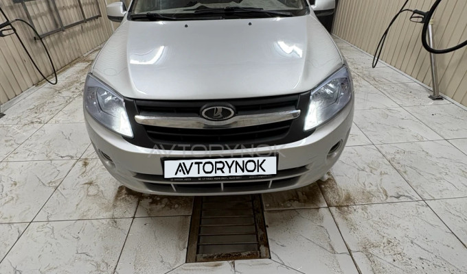 ВАЗ (Lada) Granta 2013 года